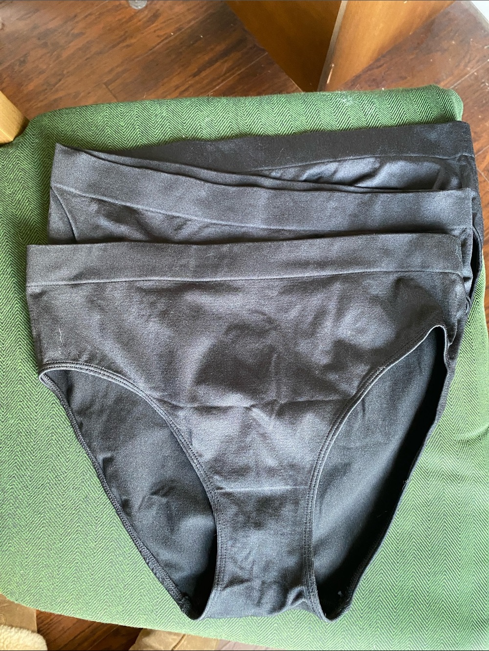 NEW Quince Black Smoothing Comfort High-Waist Briefs - 4-Pack